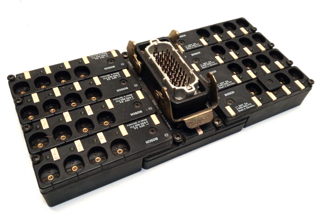 Соединитель Bosch 3842242750 + 8 соединительных планок Bosch 3842402711