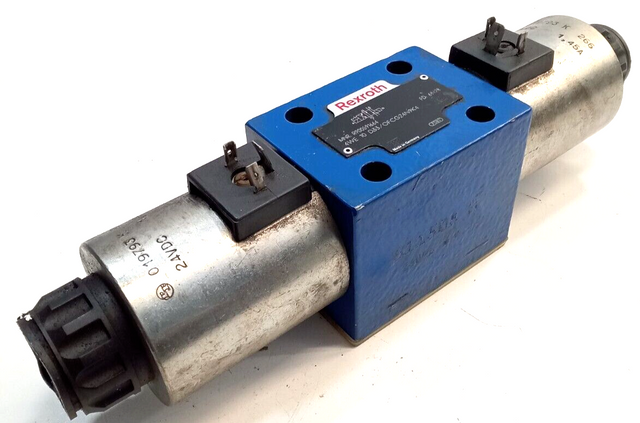 Rexroth 4WE 10 D33/OFCG24N9K4 صمام 4WE10D33/OFCG24N9K4 R900591664 صمام طرق
