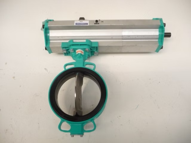 Absperrklappe Tomoe 702Z-3Q-200A pneumatischer Antrieb