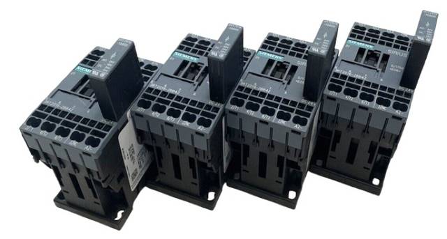 4x Siemens Contactor 3RT2016-2BB42 + 3RT2916-1BB00