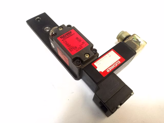 Euchner NZ1VZ-538E3VSE04-M Safety Switch