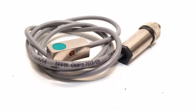 Baumer electric IFFM 08P1703/01 Induktive Näherungsschalter