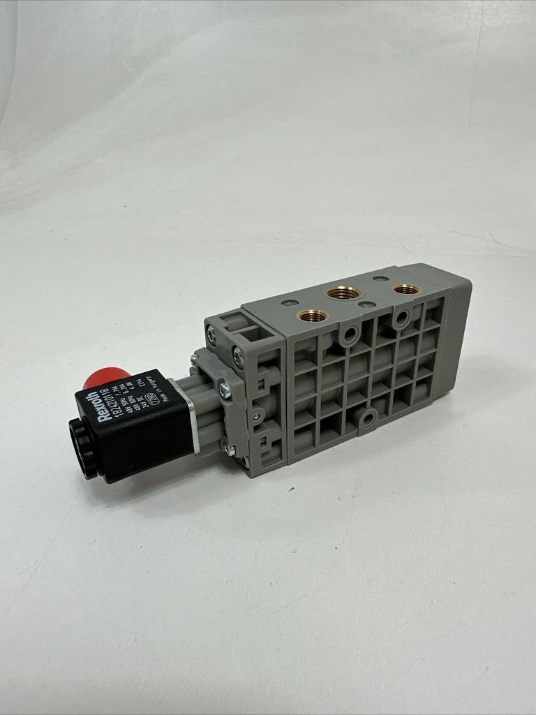 Rexroth Wegeventil in Hydrauliksystem eingebaut