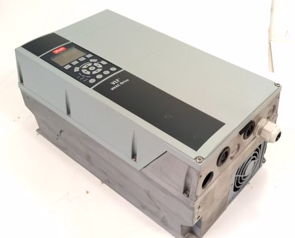 Danfoss 131B4224 HVAC FC-102P5K5T4E55H1XG 5.5kW 400V / 7.5HP