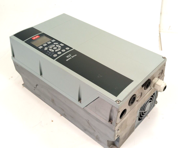Danfoss VLT HVAC FC-102P1K5T4E55H1XG 131B3343 1.5kW 400V / 2.HP 460V 3x380-480V