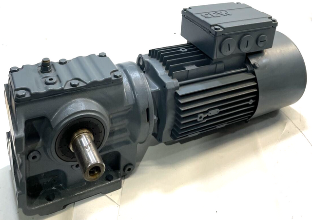 Мотор-редуктор SEW Eurodrive S47 DT80K4/BMG | 0.55kW Червячный редуктор