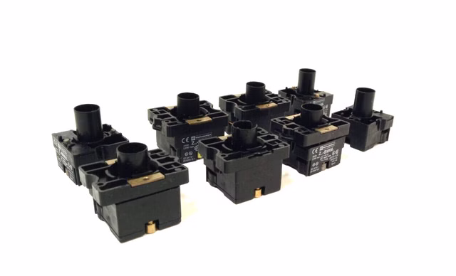 8x TELEMECANIQUE BA9s  Z..-BW06.  60947-5-1