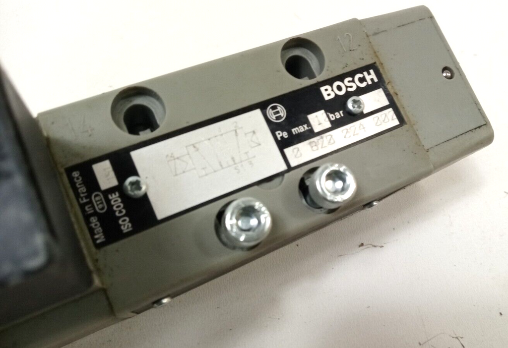 Bosch Pneumatik-Magnetventil 0 820 024 002 Vorderansicht