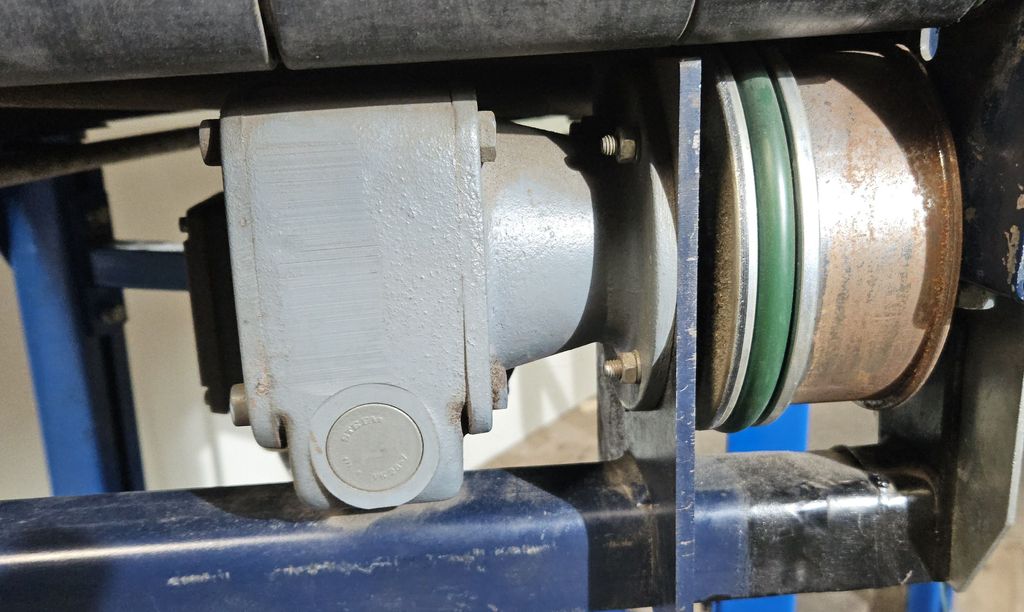 Rollenkurvenförderer mit Antrieb 90° Rollenbahnkurve