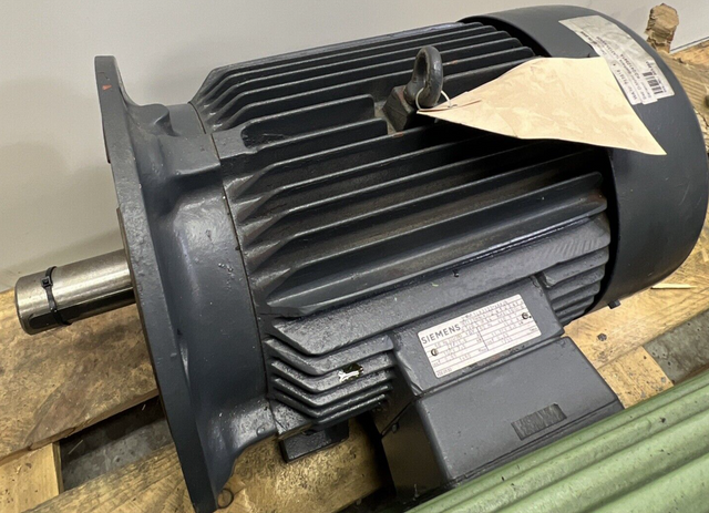 سيمنز 1LA3133-4AA26 موتور 1LA31334AA26 | 3~محرك 7.5kW 8.6kW 1755rpm 27/15.6A