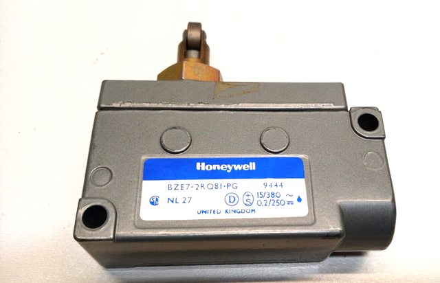 Honeywell BZE7-2RQ81-PG Limit Switch Normally Open and Normally Closed
