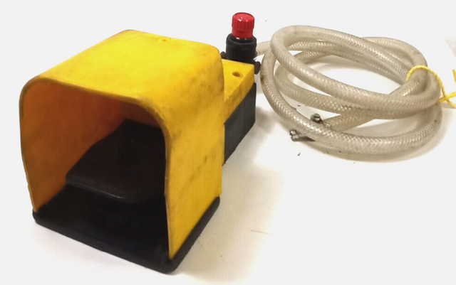 Industrial foot switch with hydraulic hose and 230V foot pedal switch