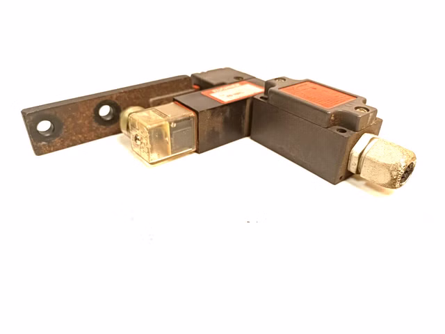 Euchner NZ1VZ-538E3VSE04 Safety Switch | NZ1VZ 538E3VSE04
