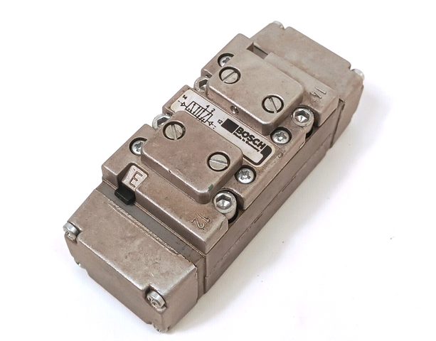 Bosch 0 820 225 003 Pneumatic Valve | 0820225003