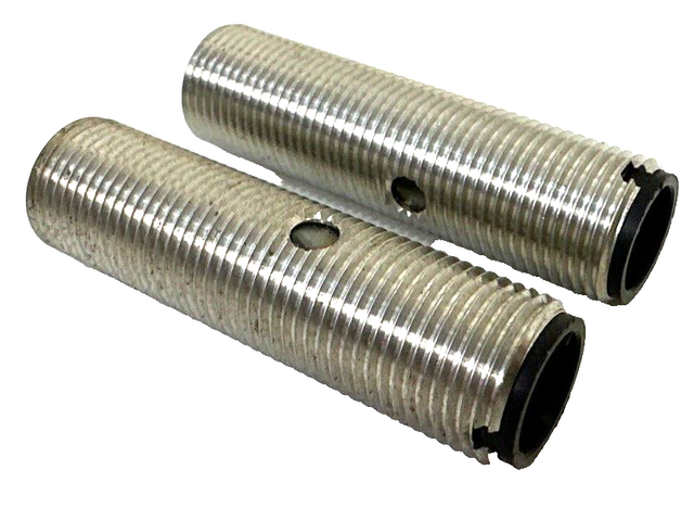 2 x IFM electronic IF5538 inductive proximity sensor