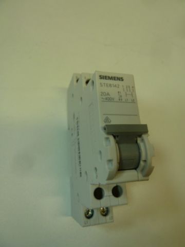 Siemens 5TE8 142 Group Switch