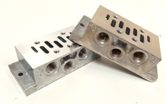 2x Rexroth Bosch Connection Plate 1 825 503 143 Pneumatics