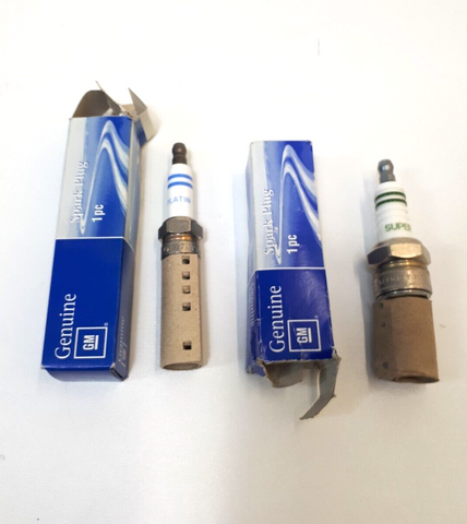 Lot 10x Original GM Spark Plugs 6x 229566, 4x 92067204, Spark Plug