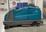Tennant M17 Aufsitz-Scheuersaugmaschine Kehrmaschine