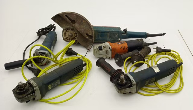 5x Defekte Elektrowerkzeuge (Winkelschleifer, gemischtes Lot)