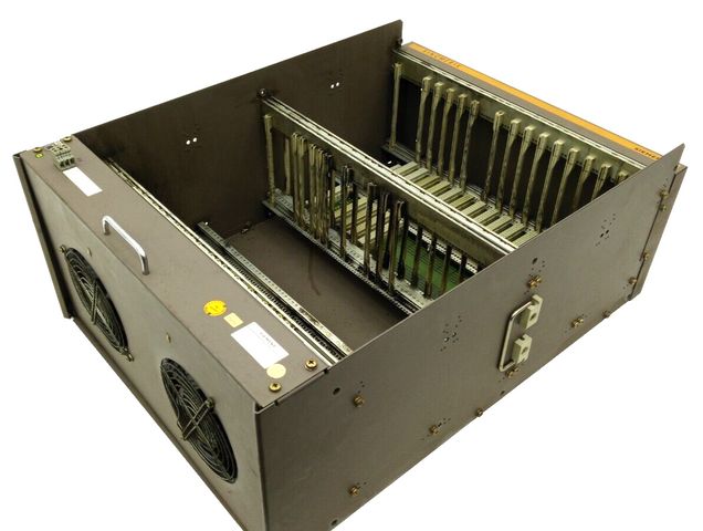 Siemens SINUMERIK 3 T, стойка 6FC3131-0HA-Z, корпус BGR-Carrier, 24 V DC, 100 W