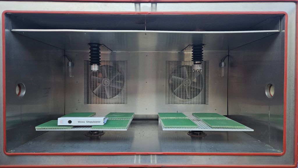 Klimaprüfschrank Weiss SD 1400/+20 DU mit Luftfeuchtigkeit 10–98%