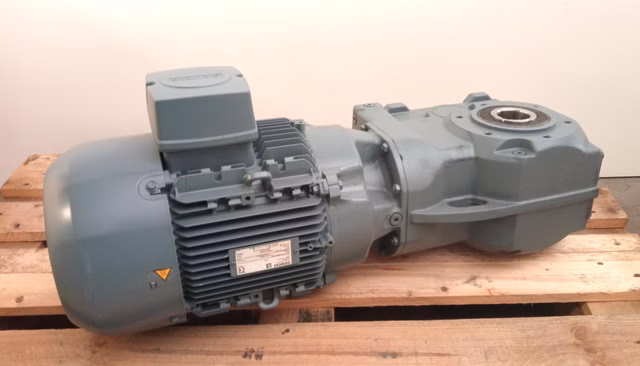 Logo ohne GmbH Siemens FDU1907/2490593 004 Getriebemotor Motor 5,5kW 1465 U/min (50Hz)