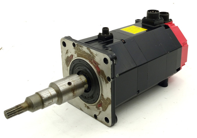 Сервомотор переменного тока FANUC A06B-0143-B175#0008 α12/3000 2.8kW 3000RPM 155V