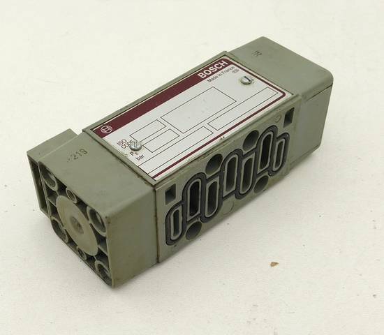 Bosch Solenoid Valve 0 820 024 026 Pneumatic Valve 5/2-Way Valve ISO152 Valve