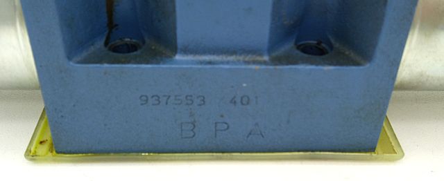 Гидравлический клапан Vickers DG4V-5-2NJ-M-U-H6-20 24V DC IP65 CETOP 5, распределительный клапан