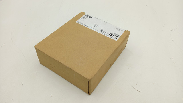 وحدة SIMATIC من Siemens 6ES7158-0AD01-0XA0 موصل DP/PA ET200 E04 FS04 كابل
