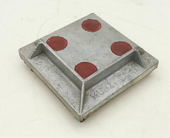 MUNZ MUNZECKE Aluminum Reflector Plate Floor Marking Sound Damping Corners