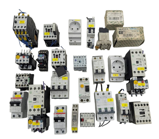 26x Lot Moeller Siemens ABB Circuit Breakers Switches