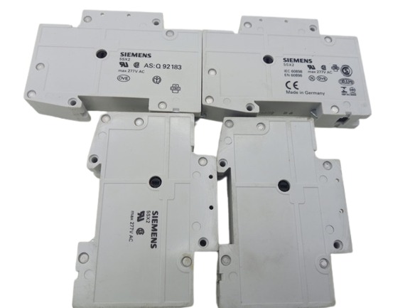 4x Siemens 5SX2-B6 circuit breakers 230/400V