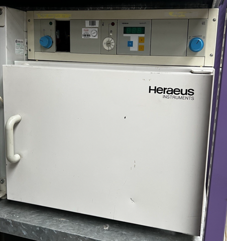 Инкубатор Heraeus T6030 300°C Сушильный шкаф Шкаф для нагрева T 6030