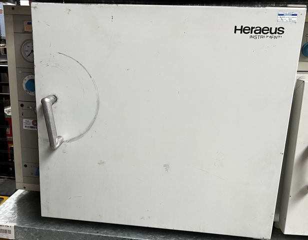 Сушильный шкаф Heraeus UT 6060, термостат, лабораторная печь, 250 °C