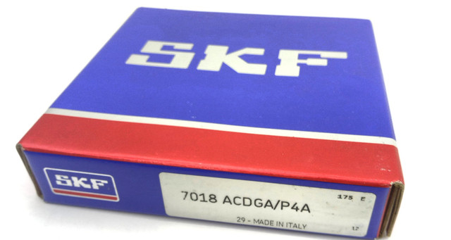 SKF 7018 ACDGA/P4A محمل كروي مائل أحادي الصف