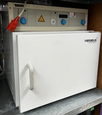 Инкубатор Heraeus T6030, лабораторный термостатный шкаф, 300°C