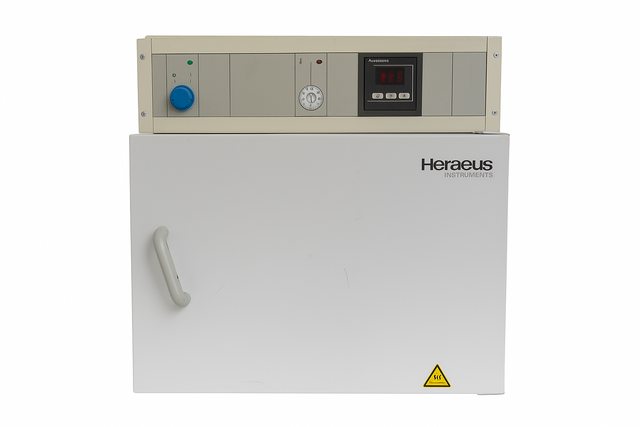 Heraeus T6030 Incubator Oven Laboratory 300°C Warming Cabinet 230V Drying 30L
