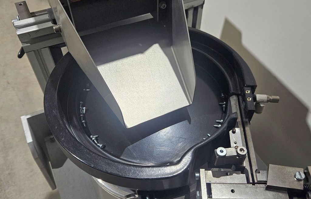 WSM SZ-250K Wendelförderer mit Bandbunker Vereinzelner 01