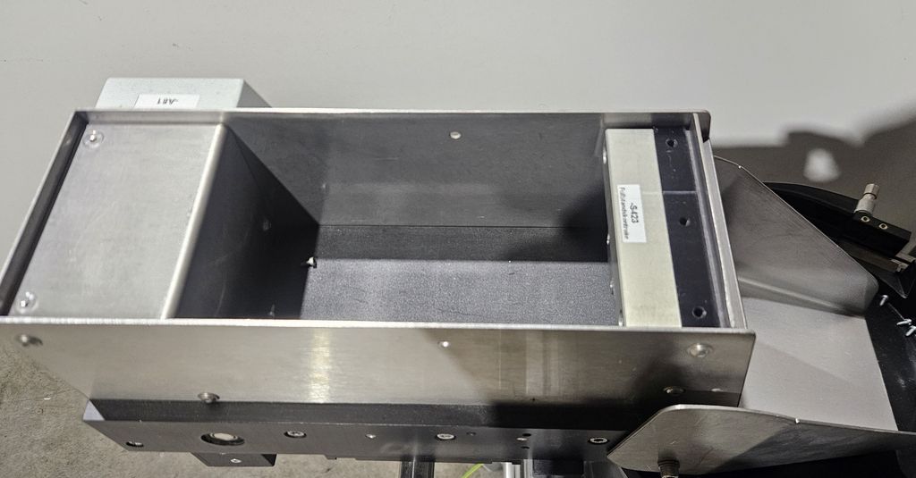 WSM SZ-250K Bandbunker mit Füllstandskontrolle und Schmutzbremse