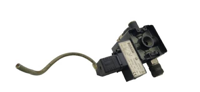 Bosch 0 821 100 022 Pressure Regulator Pneumatic Valve
