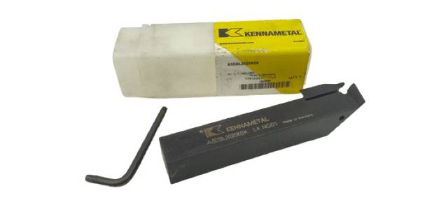 Токарный инструмент Kennametal A3DSL2020K04 L4 NG01 со сменными пластинами