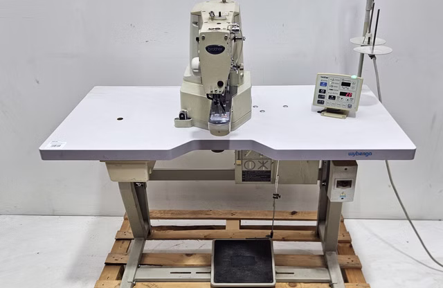 Brother KE-430D-01 Elektronische Riegelmaschine Nähautomat Nähmaschine