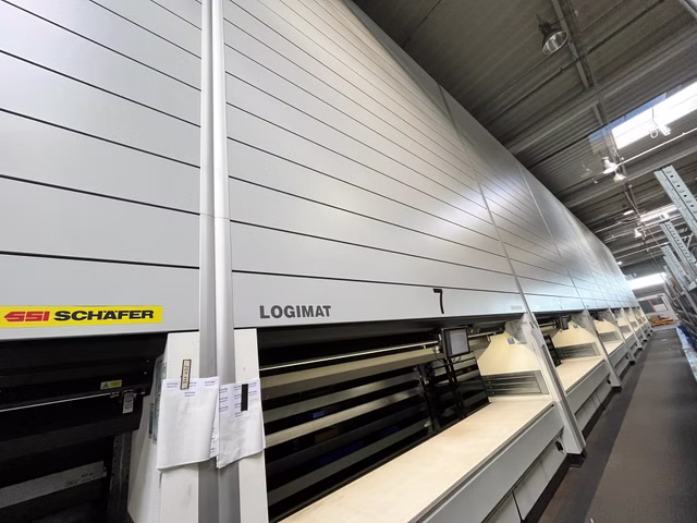 SSI Schäfer automatischer vertikaler Lagerlift SSI Logimat Typ SLL 43 Tabletts