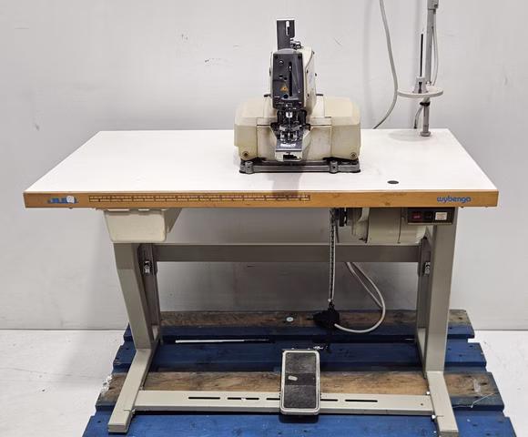 Juki MB-1377 Ein-Faden-Kettenstich-Knopfannähmaschine Kreuz und Vierloch