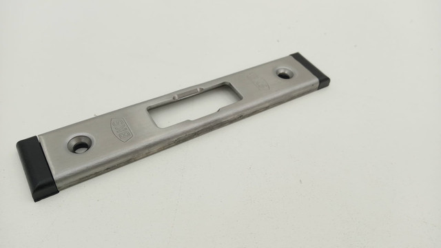 2x BKS 6-33616-11-0-8 BKS-M-19-ESC-1 U6x24x120 Strike Plate
