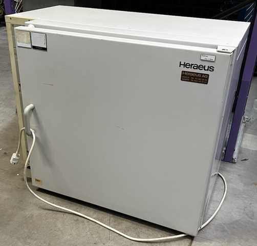 Heraeus B6120 Инкубатор Лабораторный инкубатор 230V Нагревательное устройство 70°C
