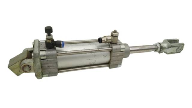 Double-Acting Pneumatic Cylinder With Pull Rod