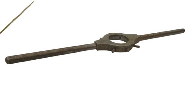 Регулируемый плашкодержатель Ø63mm с рукоятками, стальной